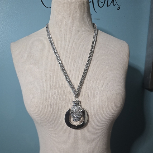 Unsigned Jewelry - Stunning Silver-Tone Panther Crystal Pendant Necklace